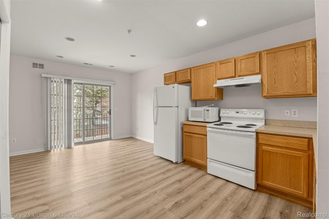 39444 Springwater Drive, Northville Township, MI 48168