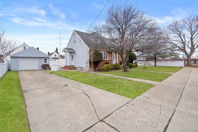 128 Rule Street, Franklin Square, NY 11010