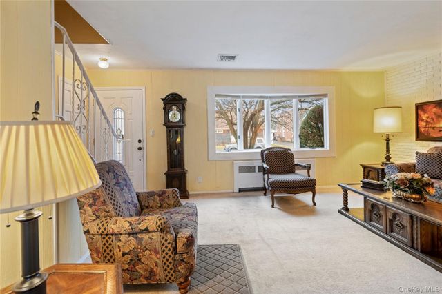 128 Rule Street, Franklin Square, NY 11010