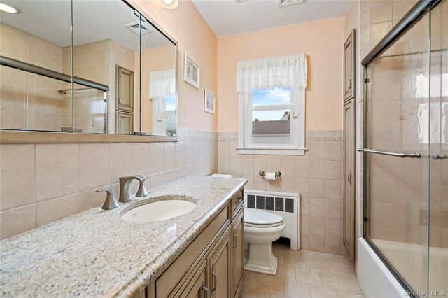 128 Rule Street, Franklin Square, NY 11010