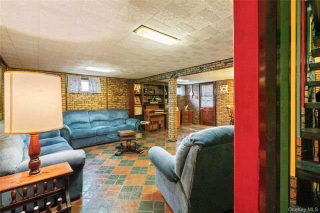 128 Rule Street, Franklin Square, NY 11010