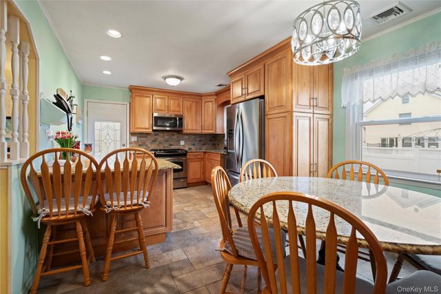 128 Rule Street, Franklin Square, NY 11010