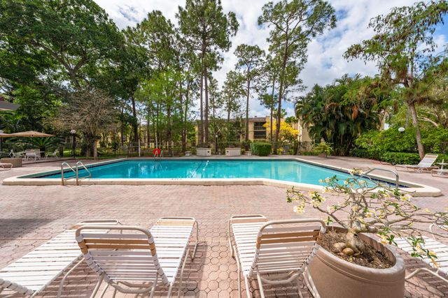 8421 Forest Hills Drive 106, Coral Springs, FL 33065