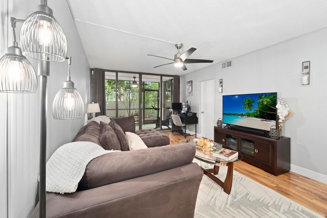 8421 Forest Hills Drive 106, Coral Springs, FL 33065