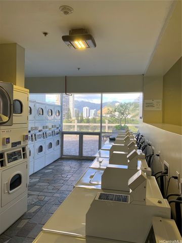 445 Seaside Avenue 2909, Honolulu, HI 96815