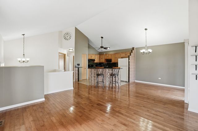 1452 Fox Hound Trail, Beecher, IL 60401