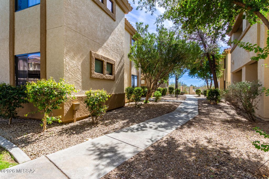 2550 E River Rd Unit 11104, Tucson, AZ 85718