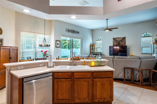 1131 N PINE AVENUE, Oviedo, FL 32765