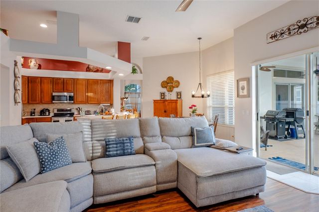 1131 N PINE AVENUE, Oviedo, FL 32765