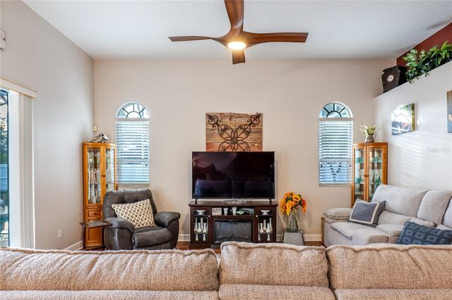 1131 N PINE AVENUE, Oviedo, FL 32765