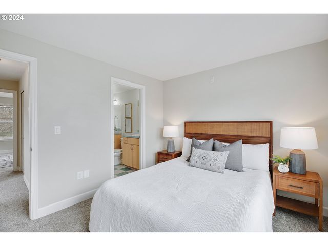 6748 N PITTSBURG Ave, Portland, OR 97203