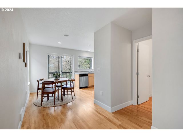 6748 N PITTSBURG Ave, Portland, OR 97203