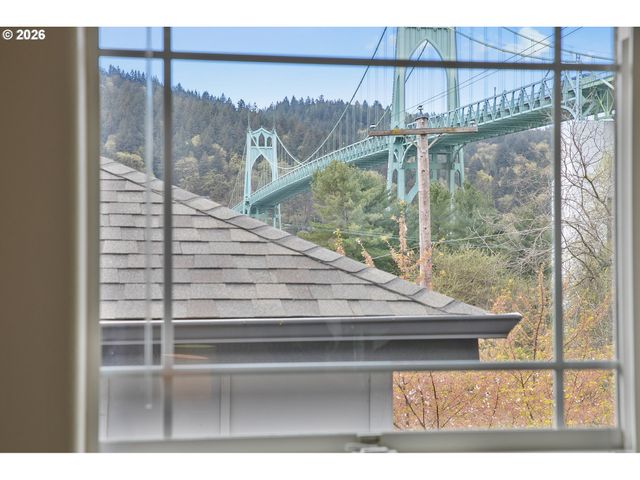 6748 N PITTSBURG Ave, Portland, OR 97203