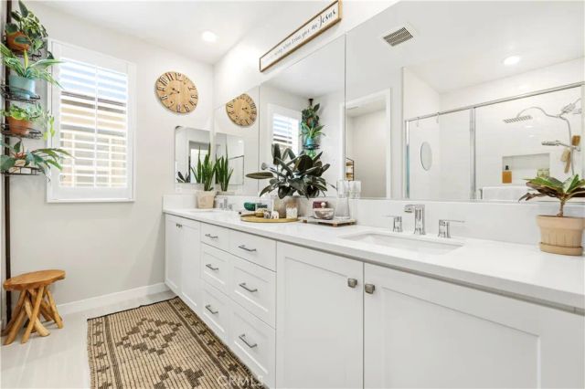 27233 Red Willow Court, Valencia, CA 91381