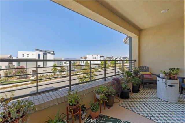 27233 Red Willow Court, Valencia, CA 91381