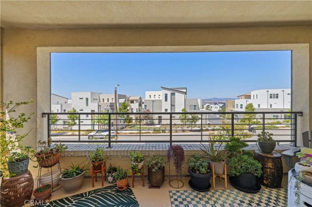 27233 Red Willow Court, Valencia, CA 91381