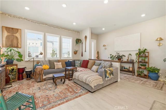 27233 Red Willow Court, Valencia, CA 91381