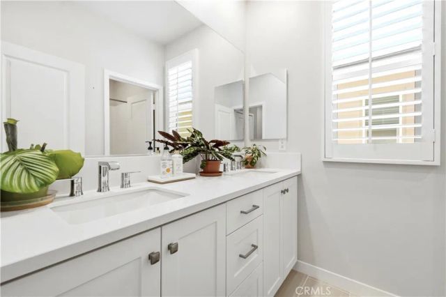 27233 Red Willow Court, Valencia, CA 91381