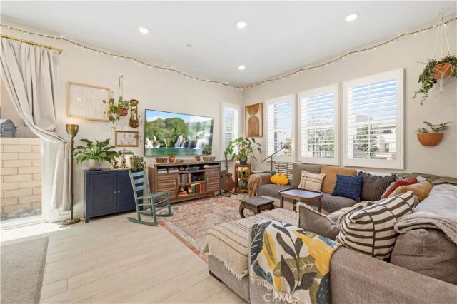 27233 Red Willow Court, Valencia, CA 91381