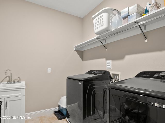 645 AMERICAN HOLLY Place, Oviedo, FL 32765