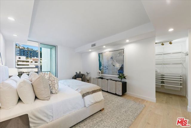 1100 Alta Loma Road 803, West Hollywood, CA 90069