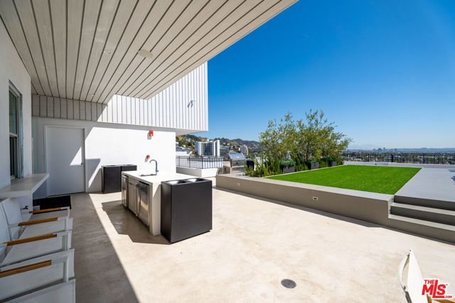 1100 Alta Loma Road 803, West Hollywood, CA 90069