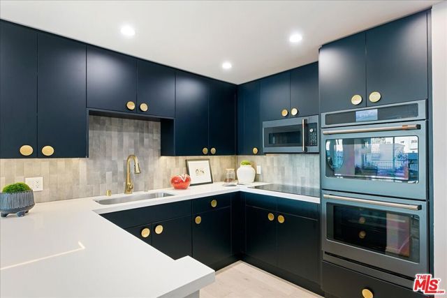 1100 Alta Loma Road 803, West Hollywood, CA 90069