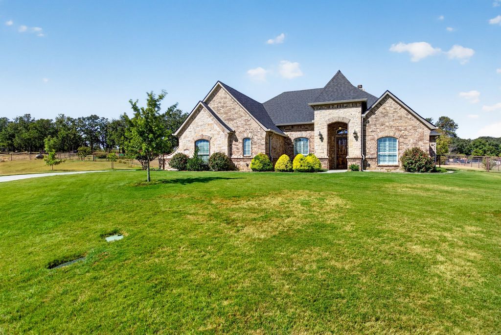 164 Spring Meadow Drive, Springtown, TX 76082 — exterior