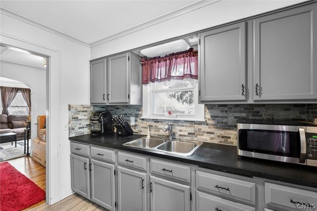 810 Tulip Street, Salina, NY 13088