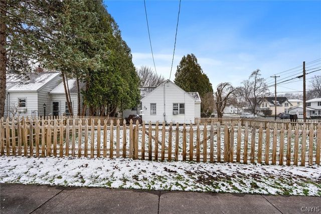 810 Tulip Street, Salina, NY 13088