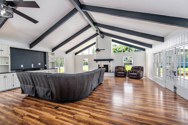 1621 Bayou Black Dr, Houma, LA 70360