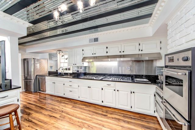 1621 Bayou Black Dr, Houma, LA 70360