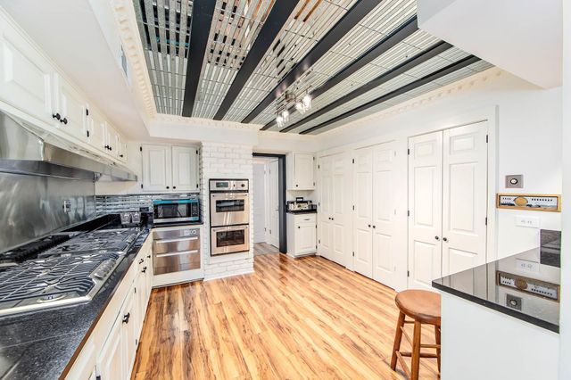 1621 Bayou Black Dr, Houma, LA 70360