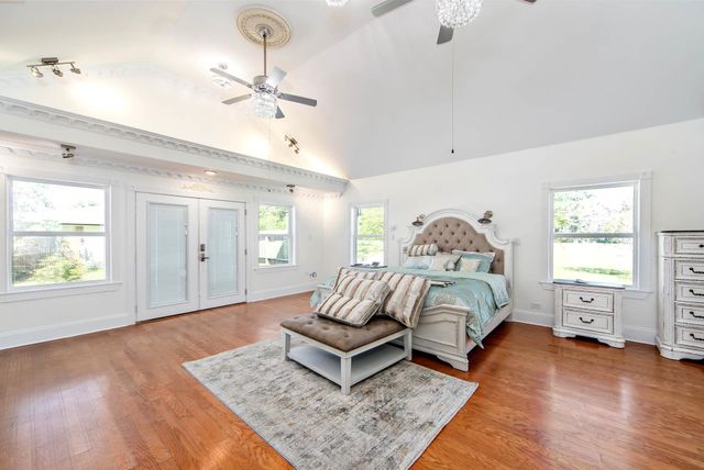 1621 Bayou Black Dr, Houma, LA 70360