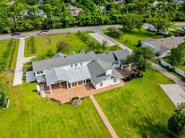 1621 Bayou Black Dr, Houma, LA 70360
