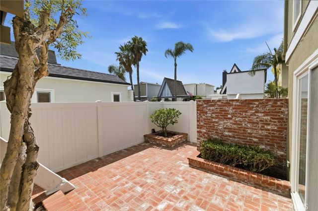 238 Walnut Street, Newport Beach, CA 92663