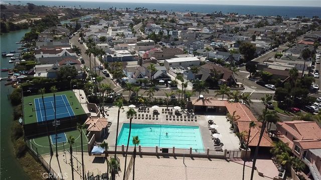 238 Walnut Street, Newport Beach, CA 92663