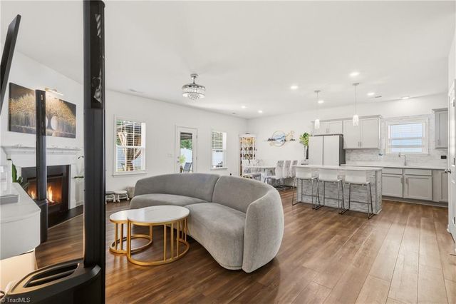 877 Sage Hill Drive, Jamestown, NC 27282