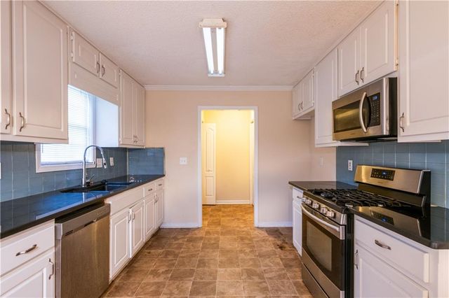 1109 Commons Court, Jonesboro, GA 30238