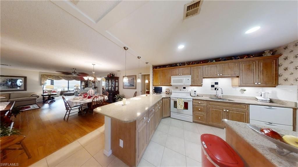 1527 Edgewater CIR, FORT MYERS, FL 33919 — photo 2