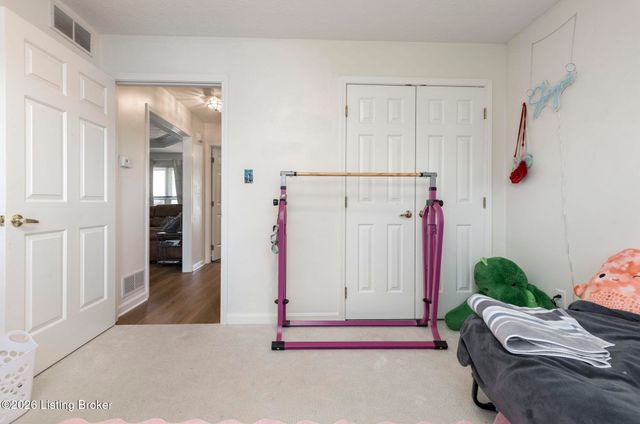 10000 Evening Star Dr, Louisville, KY 40272