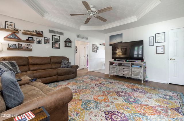 10000 Evening Star Dr, Louisville, KY 40272
