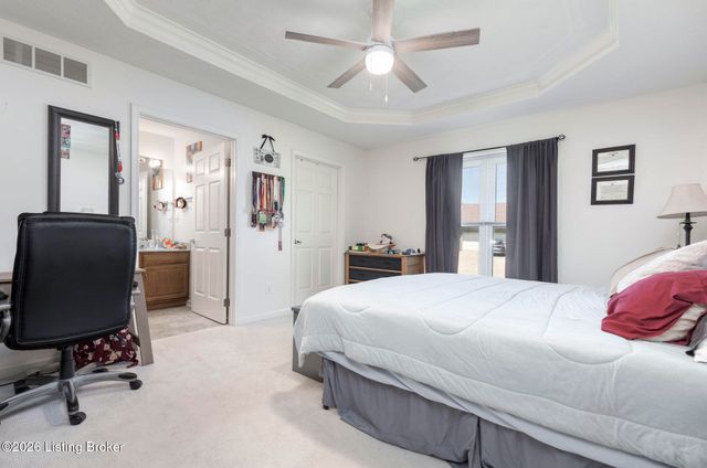 10000 Evening Star Dr, Louisville, KY 40272