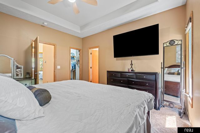 118 Castle Pine Drive, Papillion, NE 68133