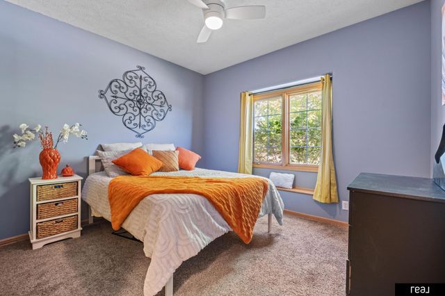118 Castle Pine Drive, Papillion, NE 68133