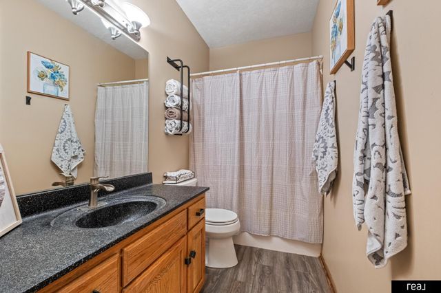 118 Castle Pine Drive, Papillion, NE 68133