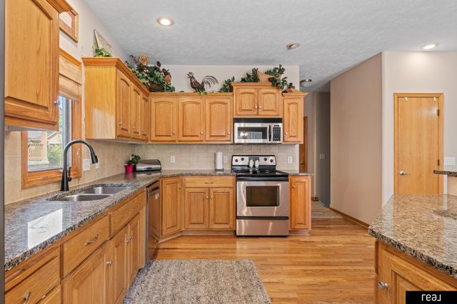 118 Castle Pine Drive, Papillion, NE 68133