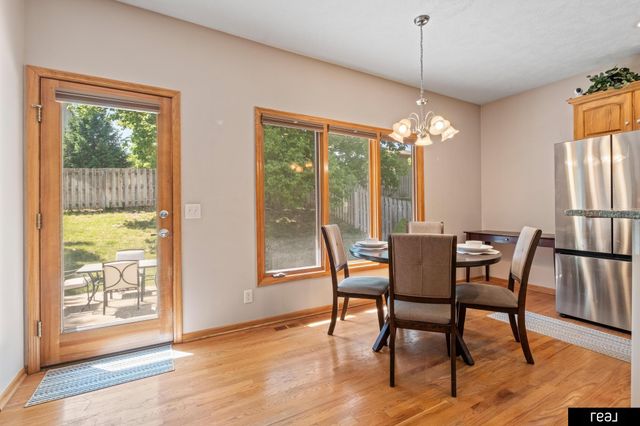 118 Castle Pine Drive, Papillion, NE 68133