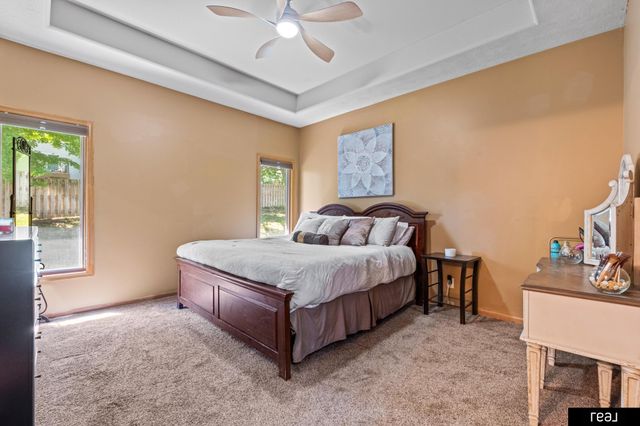 118 Castle Pine Drive, Papillion, NE 68133