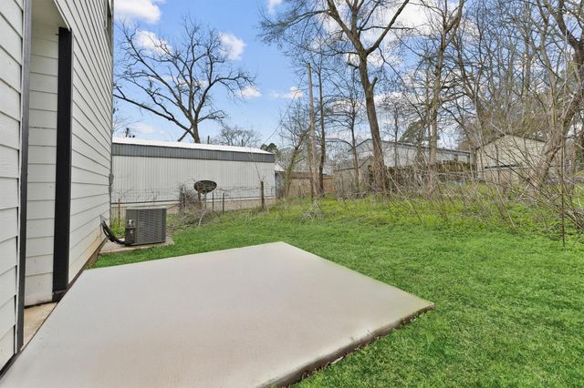 8685 Sassafras Street, Willis, TX 77318